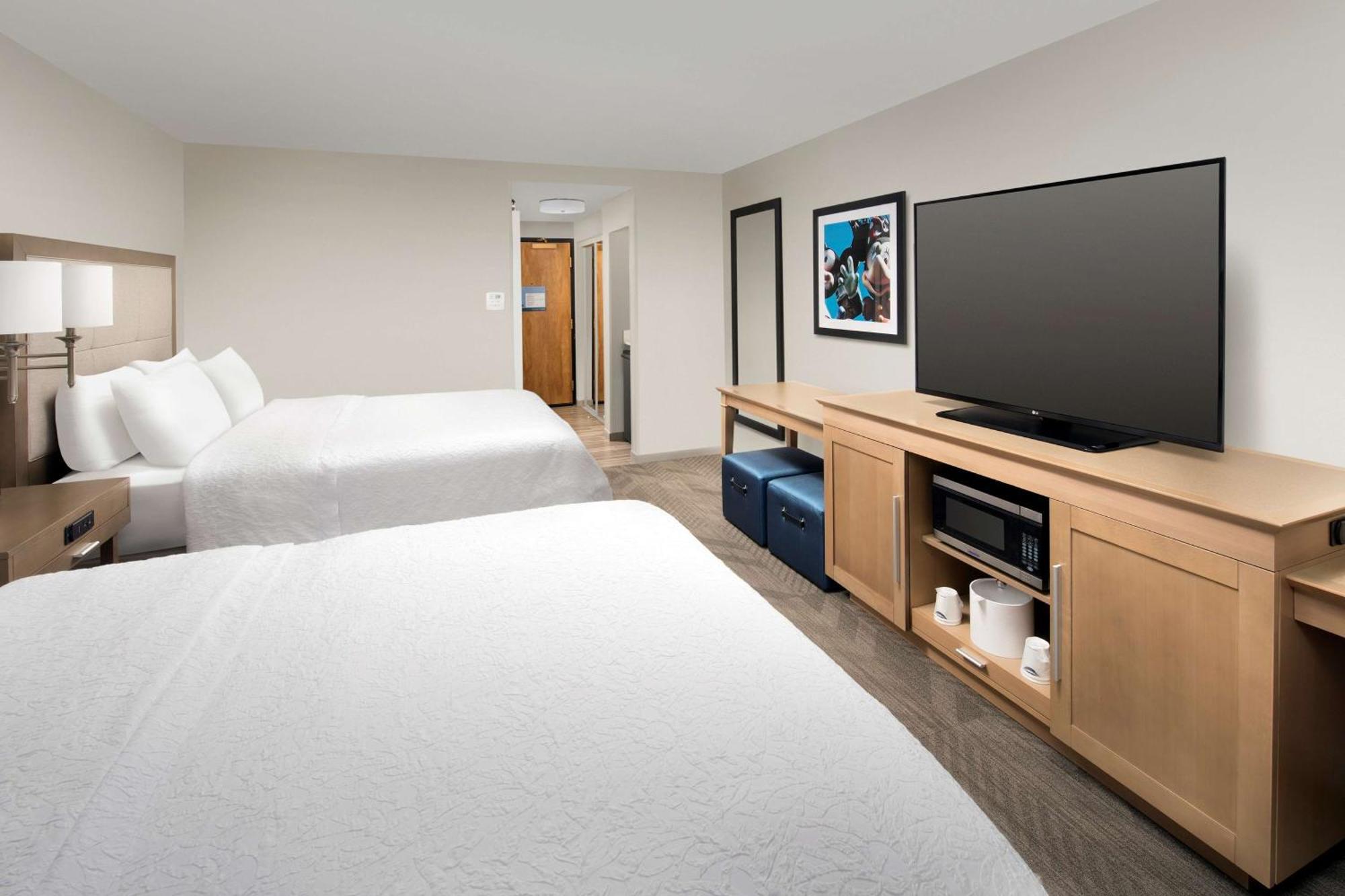 Hampton Inn & Suites Anaheim Гарден Гров Экстерьер фото