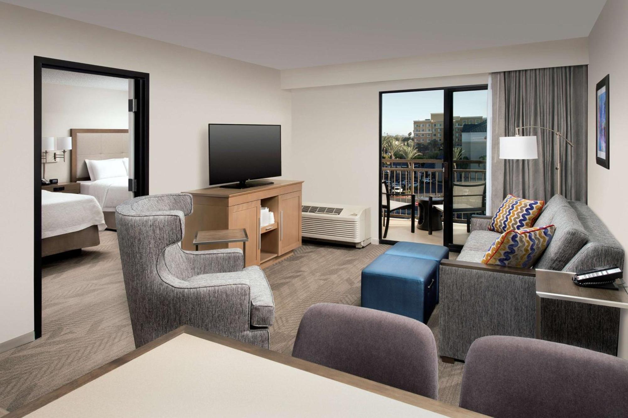 Hampton Inn & Suites Anaheim Гарден Гров Экстерьер фото