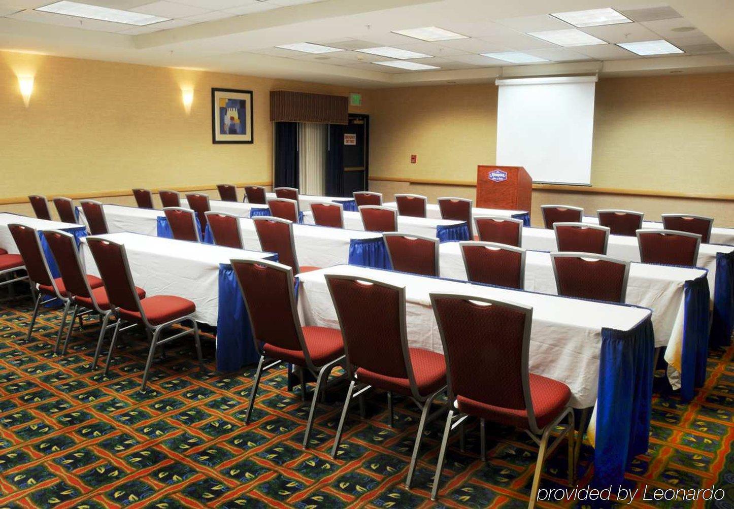 Hampton Inn & Suites Anaheim Гарден Гров Удобства фото