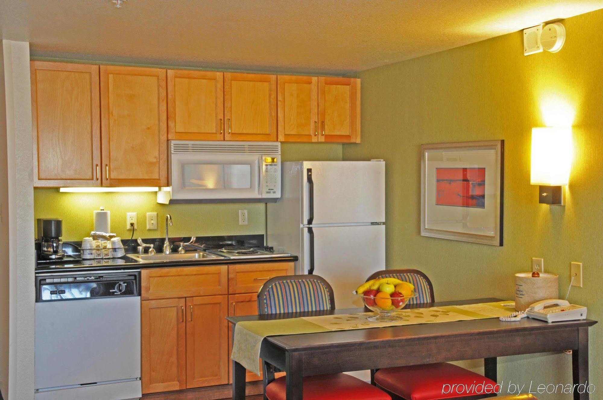 Hampton Inn & Suites Anaheim Гарден Гров Экстерьер фото