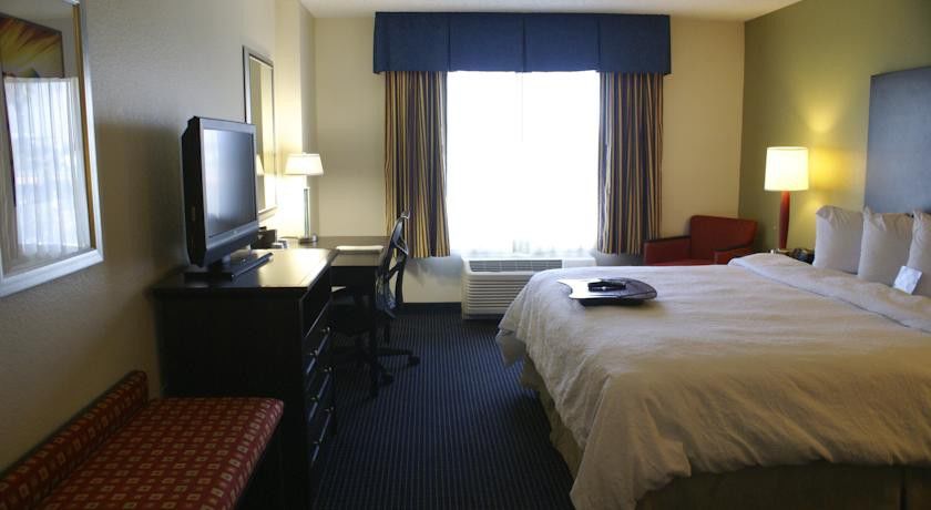 Hampton Inn & Suites Anaheim Гарден Гров Экстерьер фото